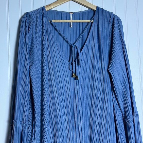 Free People Oversized Pleated Bell Sleeve Mini Dress S  Bohemian Relaxed Fit - Picture 6 of 14